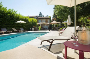 Гостиница Logis Hotel Le Petit Casset  Ла Буас